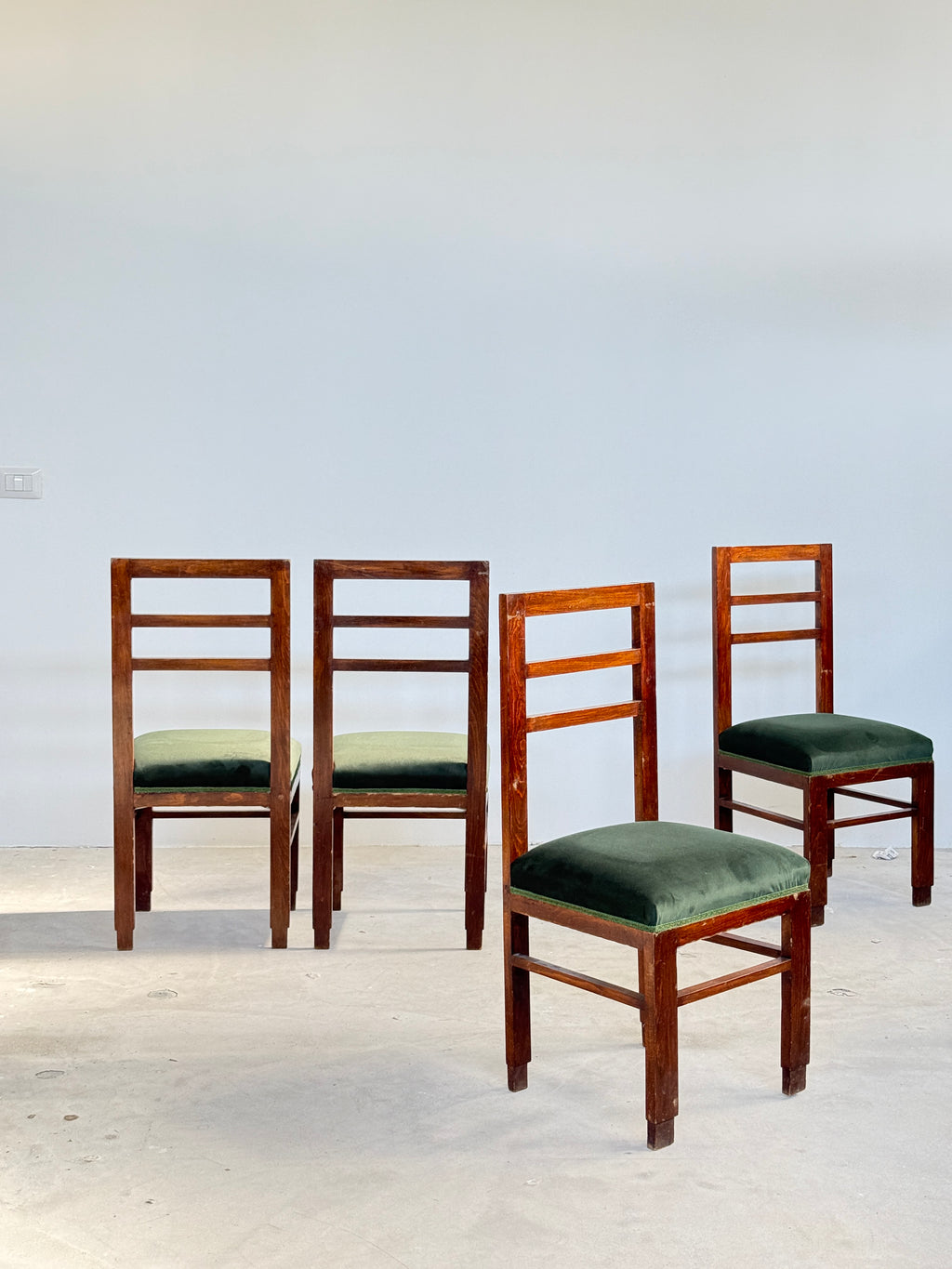 Set di quattro sedie anni ‘30 attribuite a Giuseppe Pagano