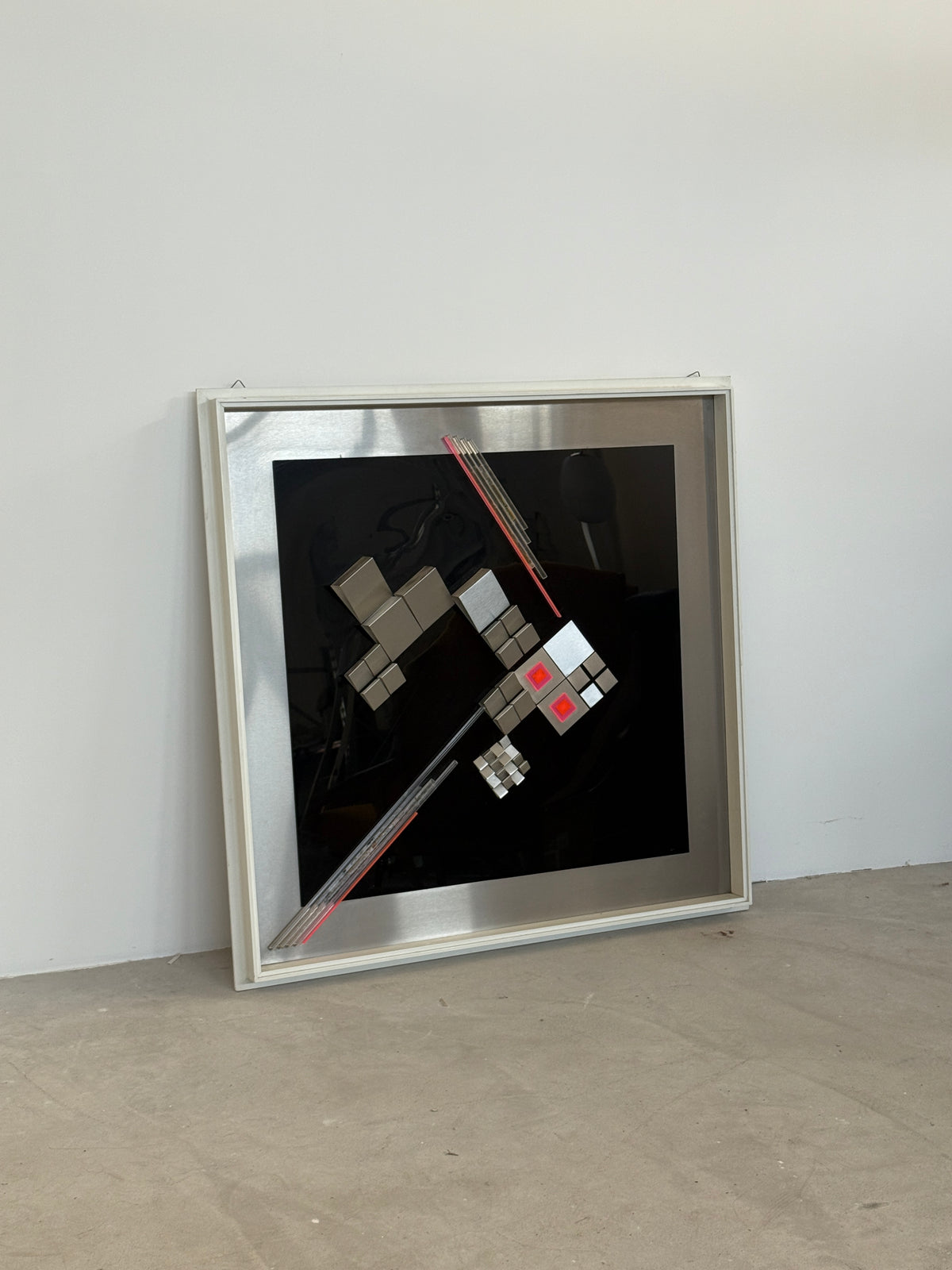 Opera decorativa murale anni ‘70 in acciaio e plexiglass