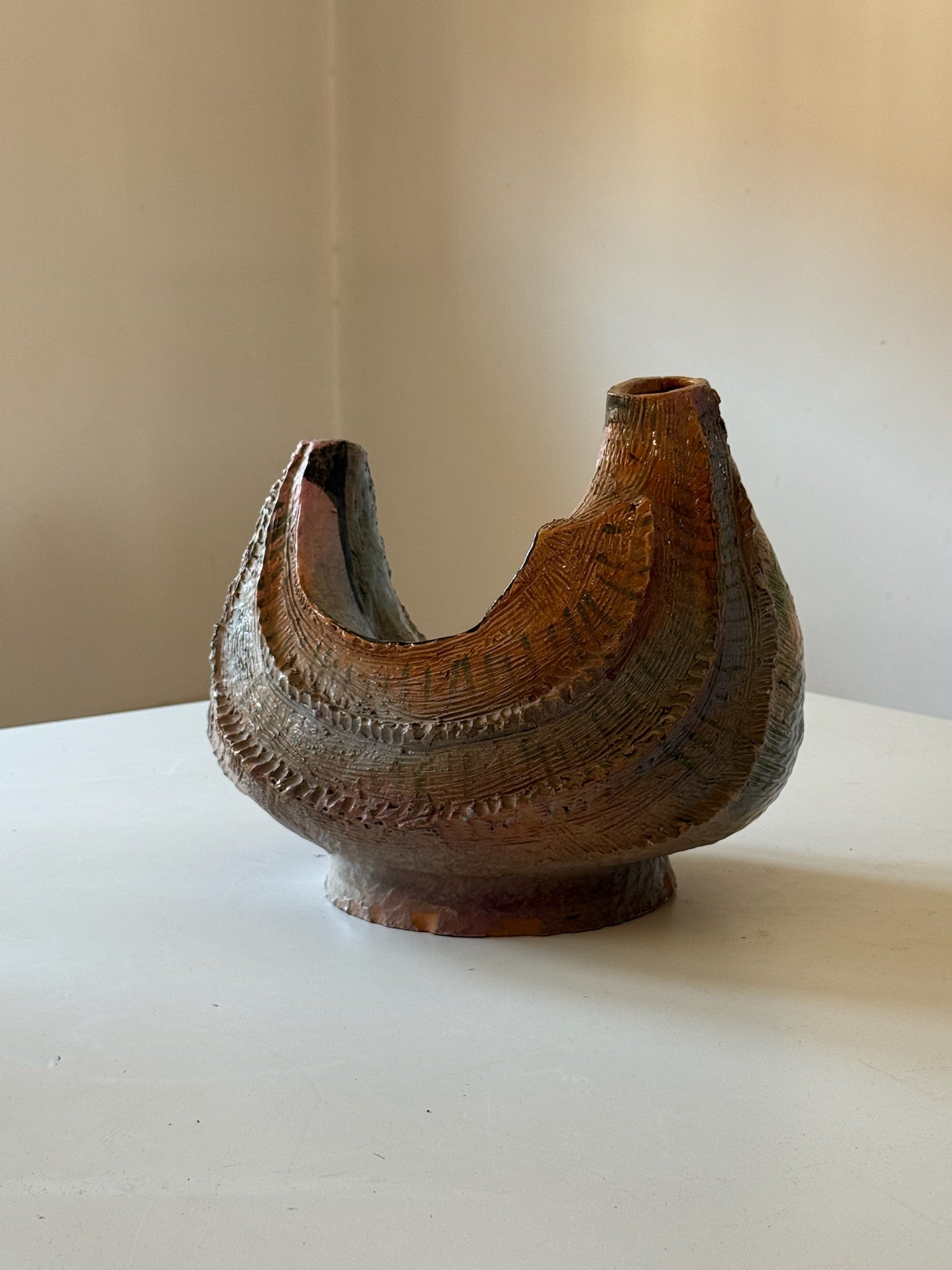 Vaso in ceramica, Sicilia (scuola di Comiso) 1960 circa.